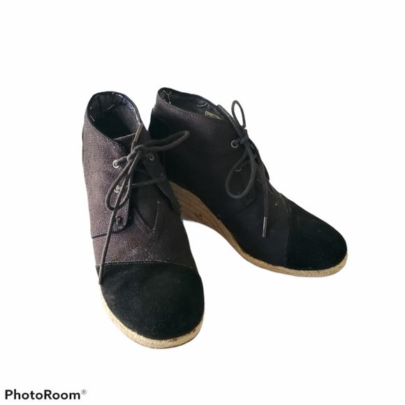 Toms Black Wedge Booties/Wedges Lace Up - Picture 1 of 9